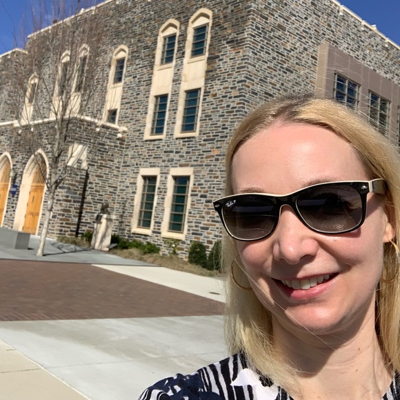 Meet your Posher, Candice - Picture 1 of 1